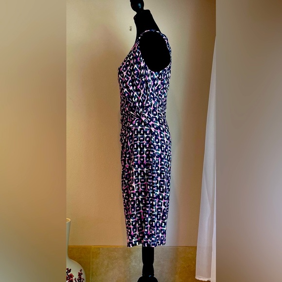 Beautiful cocktail dress. - Picture 2 of 4